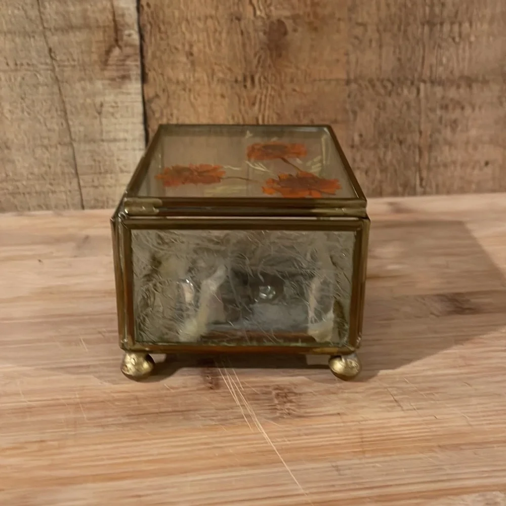 Vintage Brass and glass with pressed flowers trinket box/music box - Picture 3 of 11
